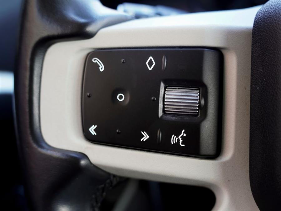 2023 Land Rover Defender S - Photo 18