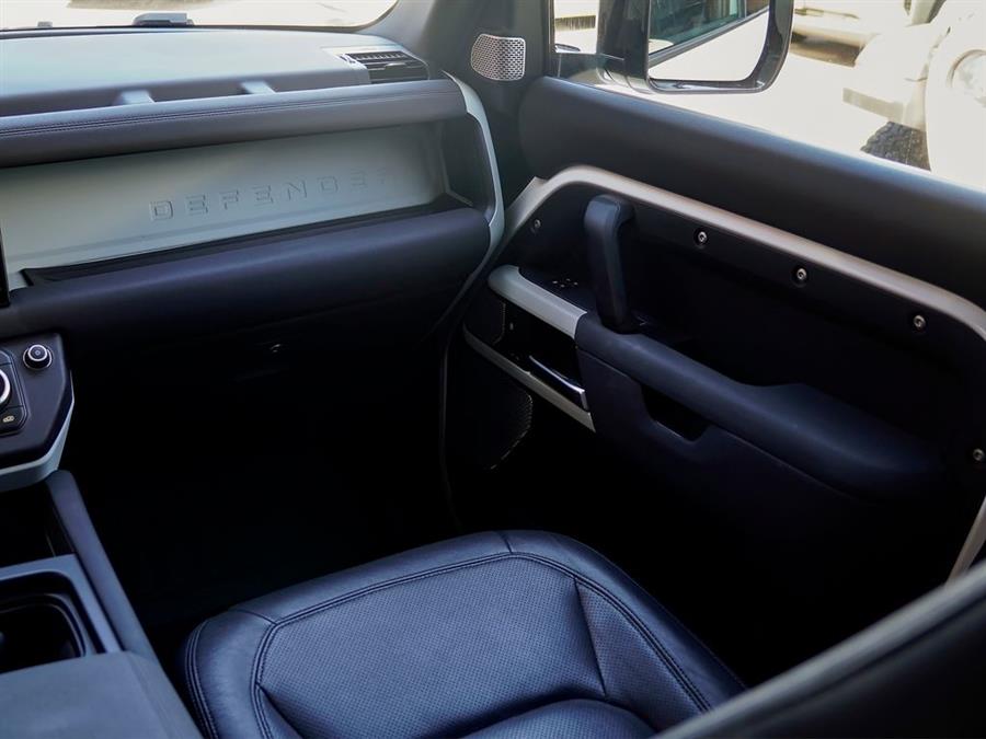 2023 Land Rover Defender S - Photo 24