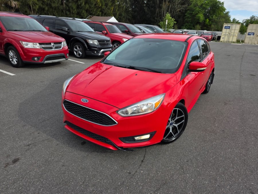 Race Red 2016 Ford Focus SE Hatchback Hatchback Front-Wheel Drive Automatic