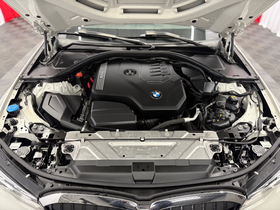 2022 BMW 3 Series 330i - Photo 37