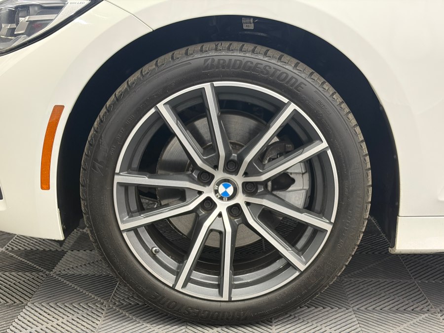 2022 BMW 3 Series 330i - Photo 34