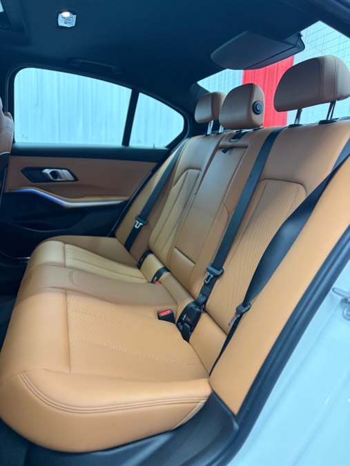 2022 BMW 3 Series 330i - Photo 13