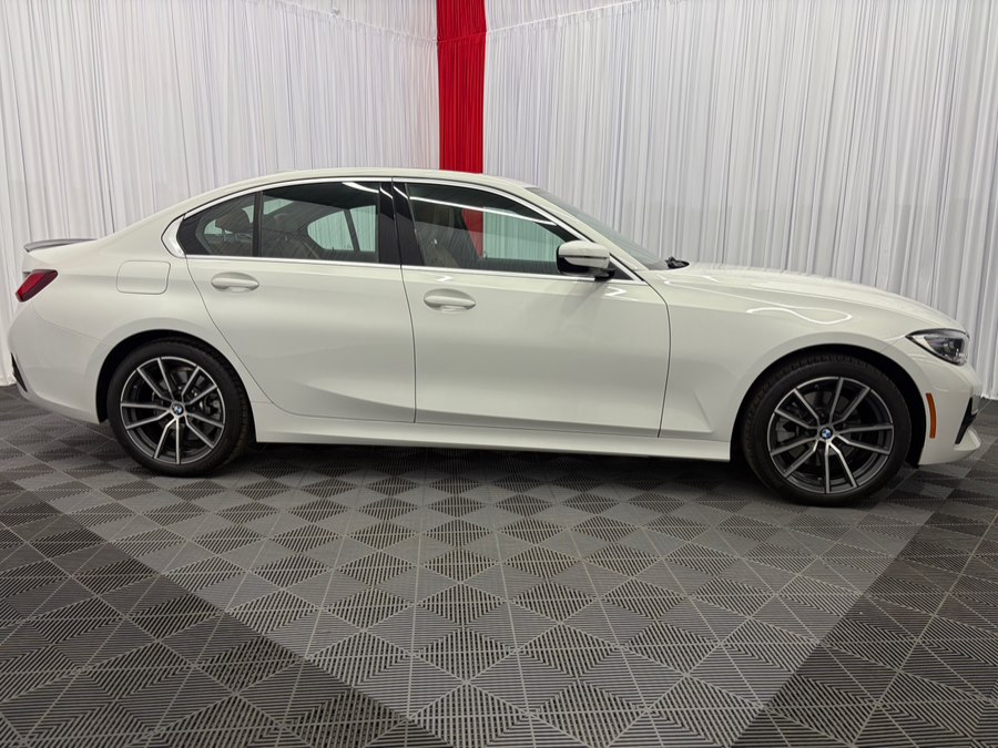 2022 BMW 3 Series 330i - Photo 8