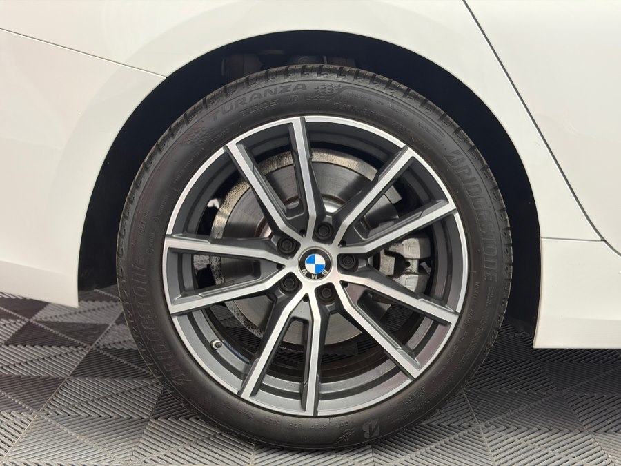 2022 BMW 3 Series 330i - Photo 32