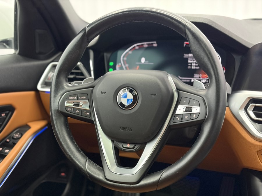 2022 BMW 3 Series 330i - Photo 18