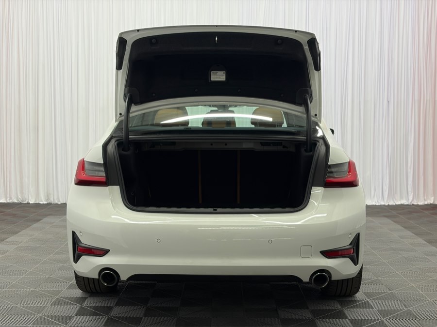 2022 BMW 3 Series 330i - Photo 36