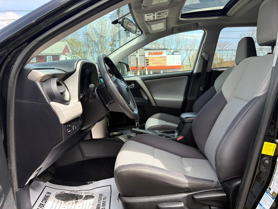 2015 Toyota RAV4 XLE - Photo 9