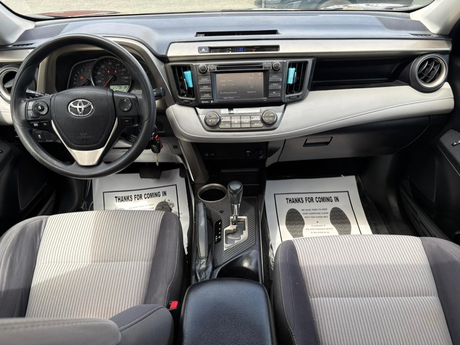 2015 Toyota RAV4 XLE - Photo 17