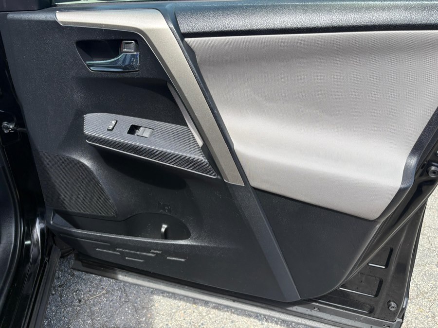 2015 Toyota RAV4 XLE - Photo 26