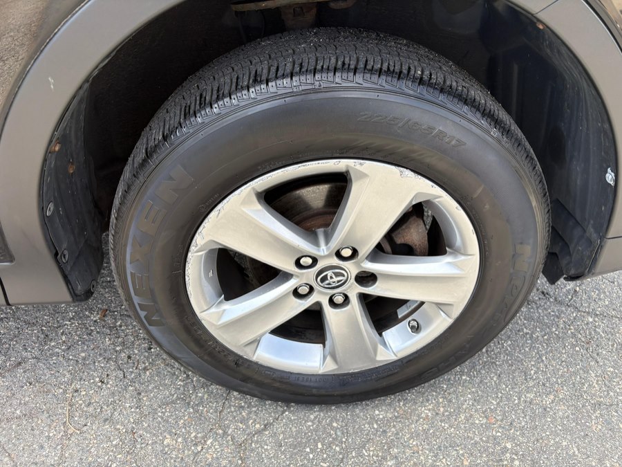 2015 Toyota RAV4 XLE - Photo 13