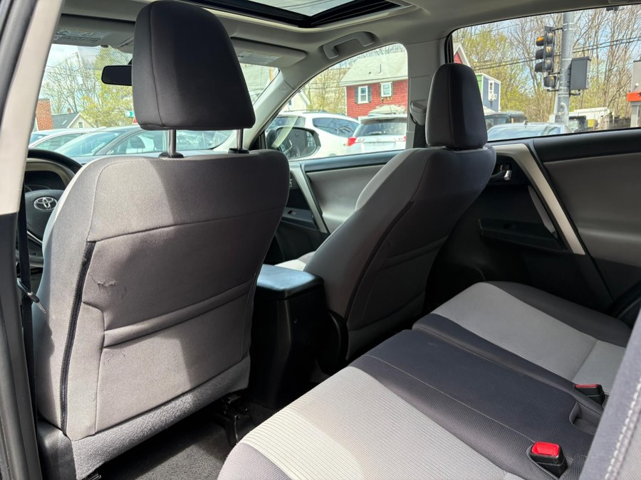 2015 Toyota RAV4 XLE - Photo 21