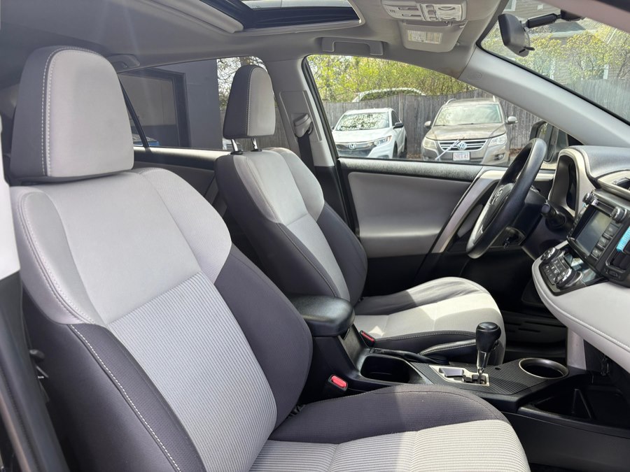 2015 Toyota RAV4 XLE - Photo 23