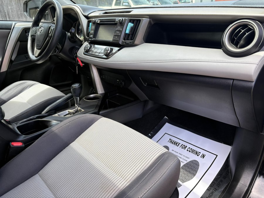 2015 Toyota RAV4 XLE - Photo 19