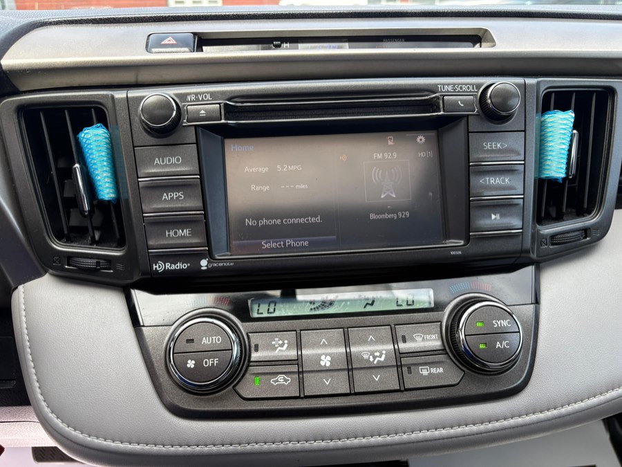 2015 Toyota RAV4 XLE - Photo 15