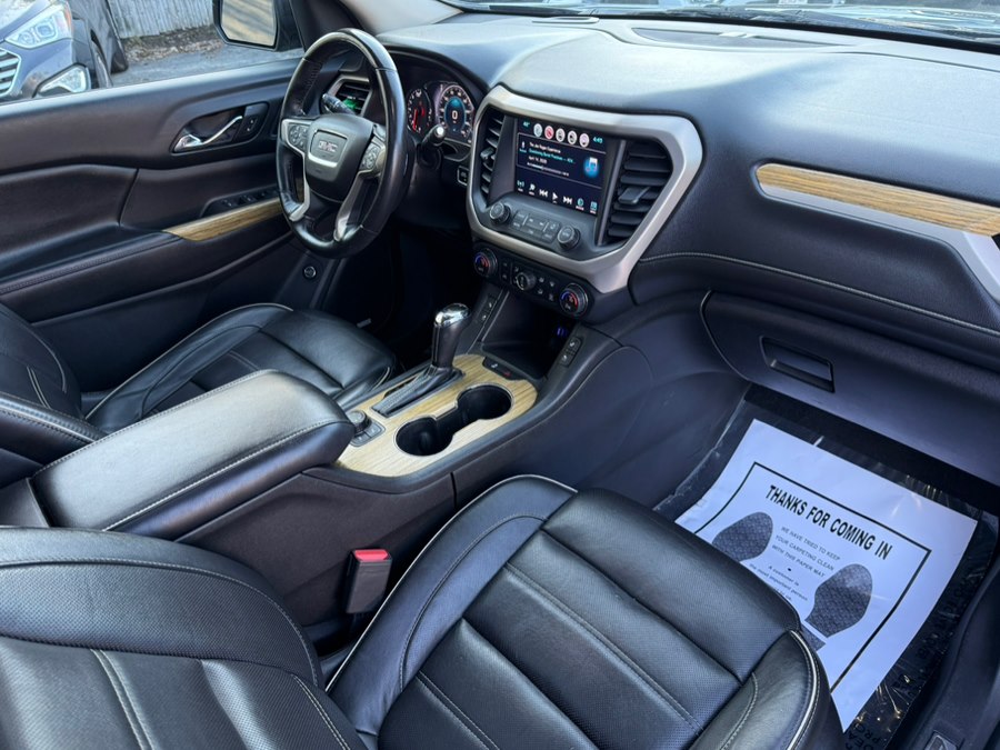 2017 GMC Acadia Denali - Photo 25
