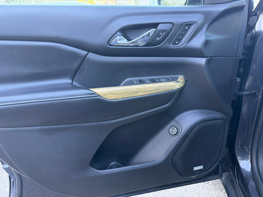 2017 GMC Acadia Denali - Photo 12