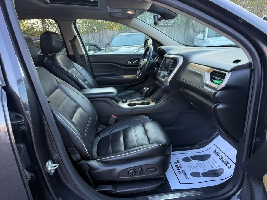 2017 GMC Acadia Denali - Photo 23