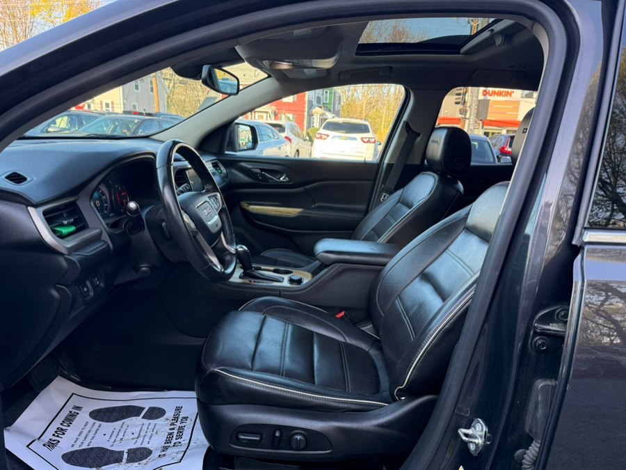 2017 GMC Acadia Denali - Photo 9