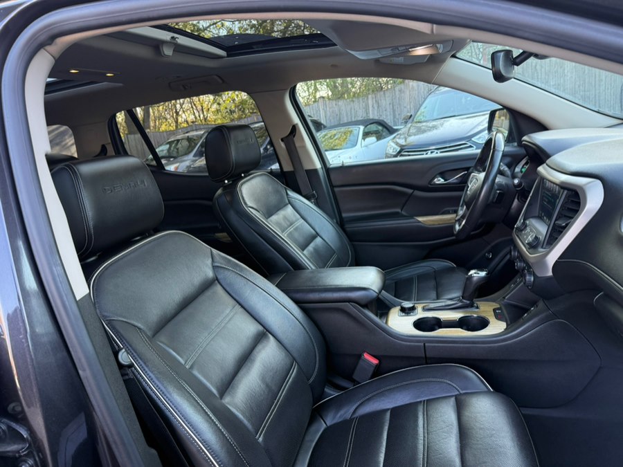 2017 GMC Acadia Denali - Photo 24