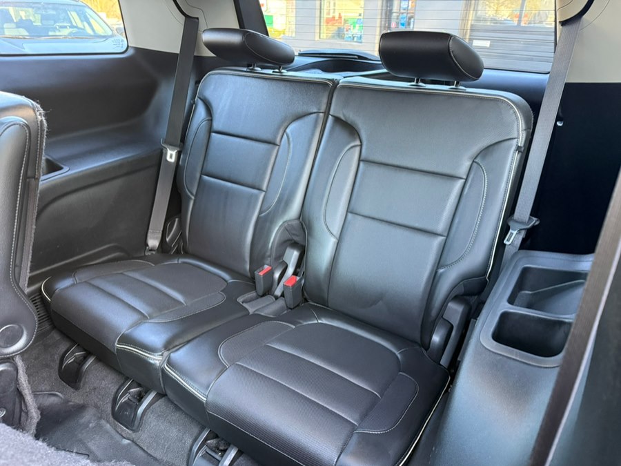 2017 GMC Acadia Denali - Photo 20