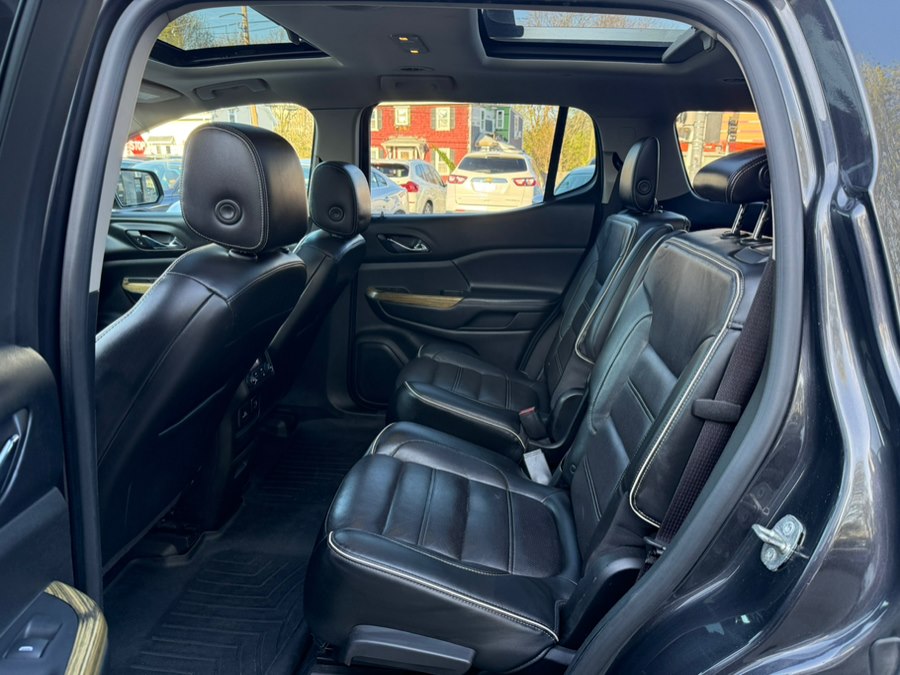 2017 GMC Acadia Denali - Photo 19