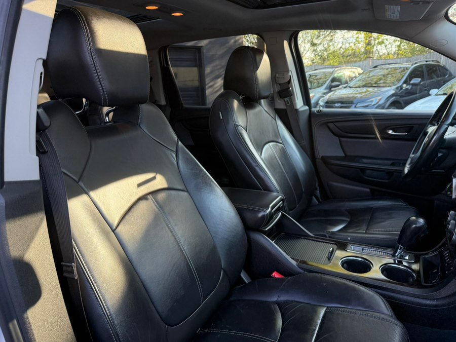 2016 Chevrolet Traverse 2LT - Photo 26