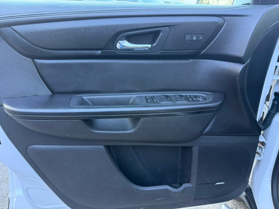 2016 Chevrolet Traverse 2LT - Photo 12
