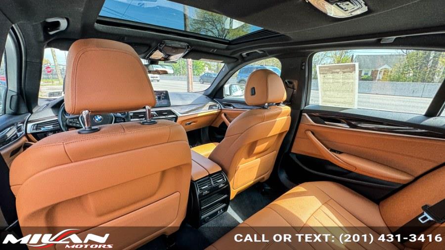 2021 BMW 5 Series 530i - Photo 9