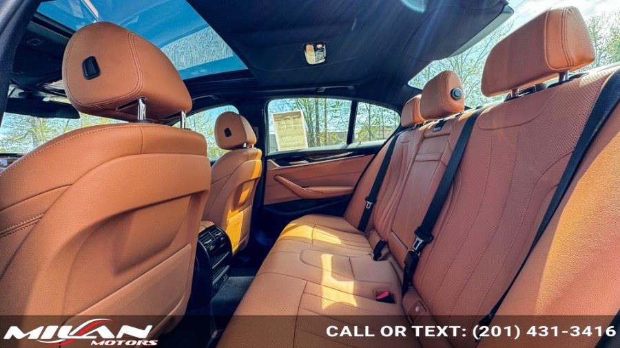 2021 BMW 5 Series 530i - Photo 8