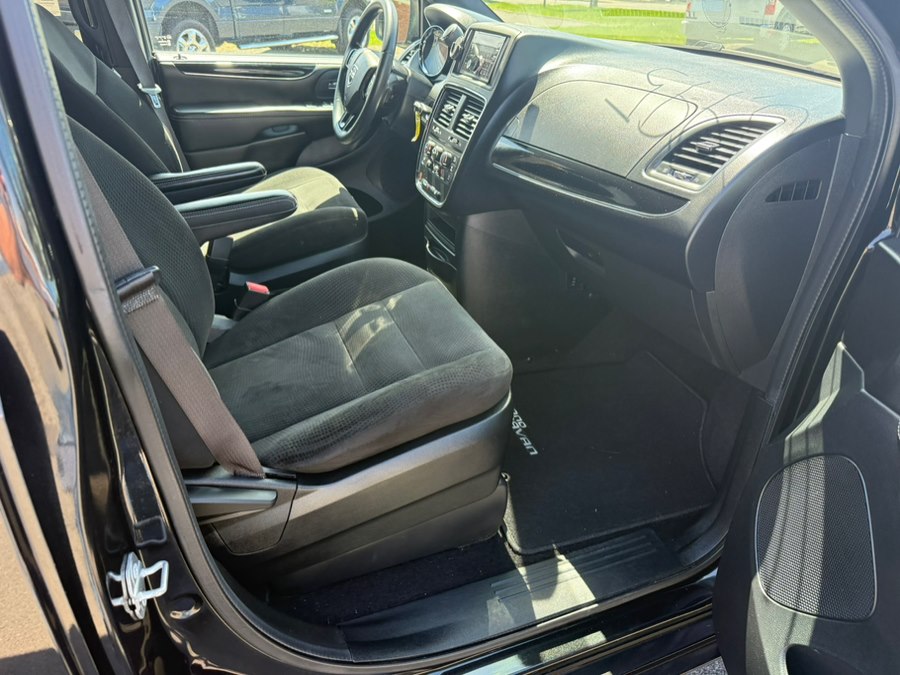 2015 Dodge Grand Caravan SE - Photo 6
