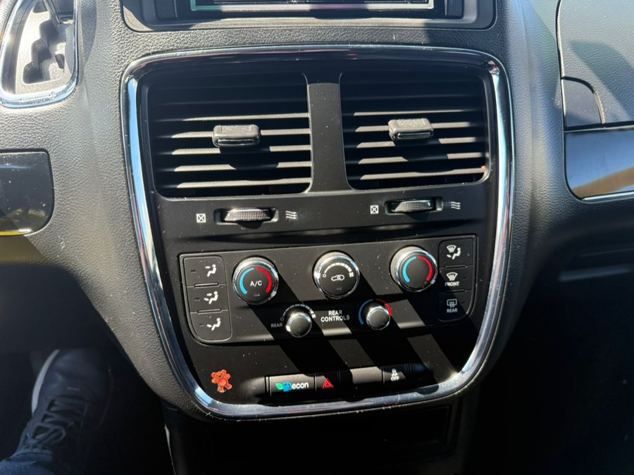 2015 Dodge Grand Caravan SE - Photo 13
