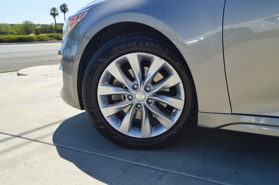 2018 Kia Optima LX - Photo 9