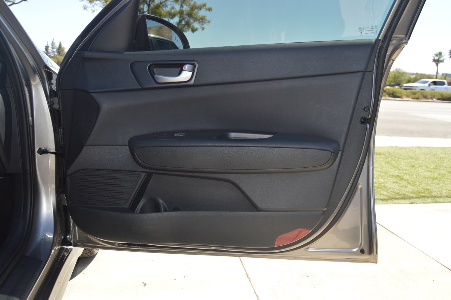 2018 Kia Optima LX - Photo 18