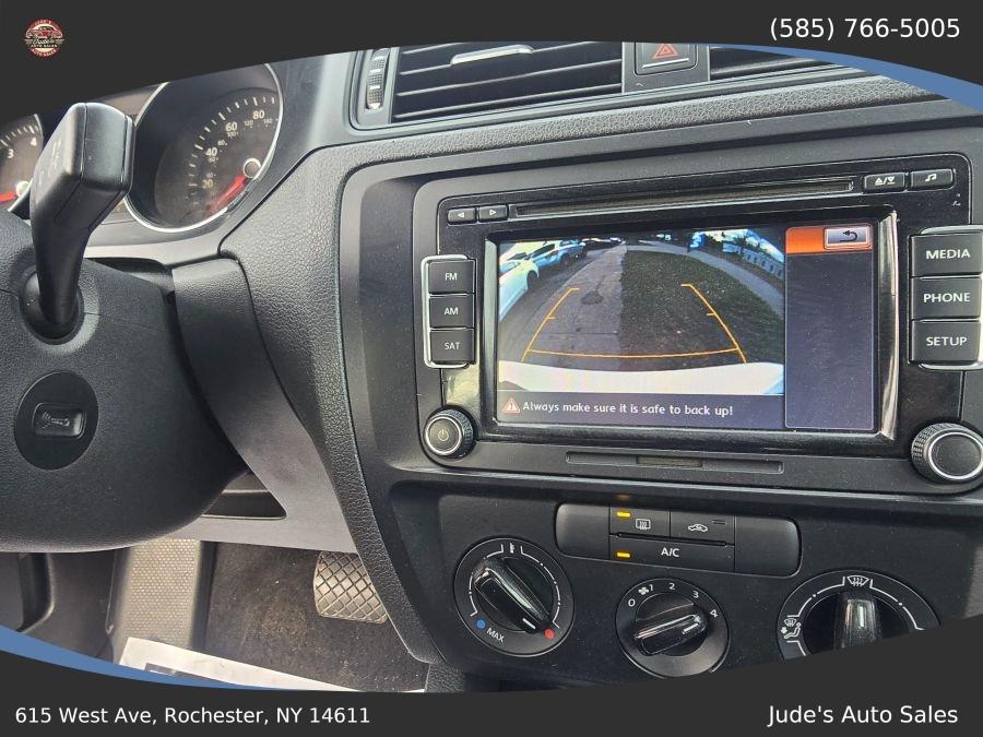 Volkswagen Jetta photo 12