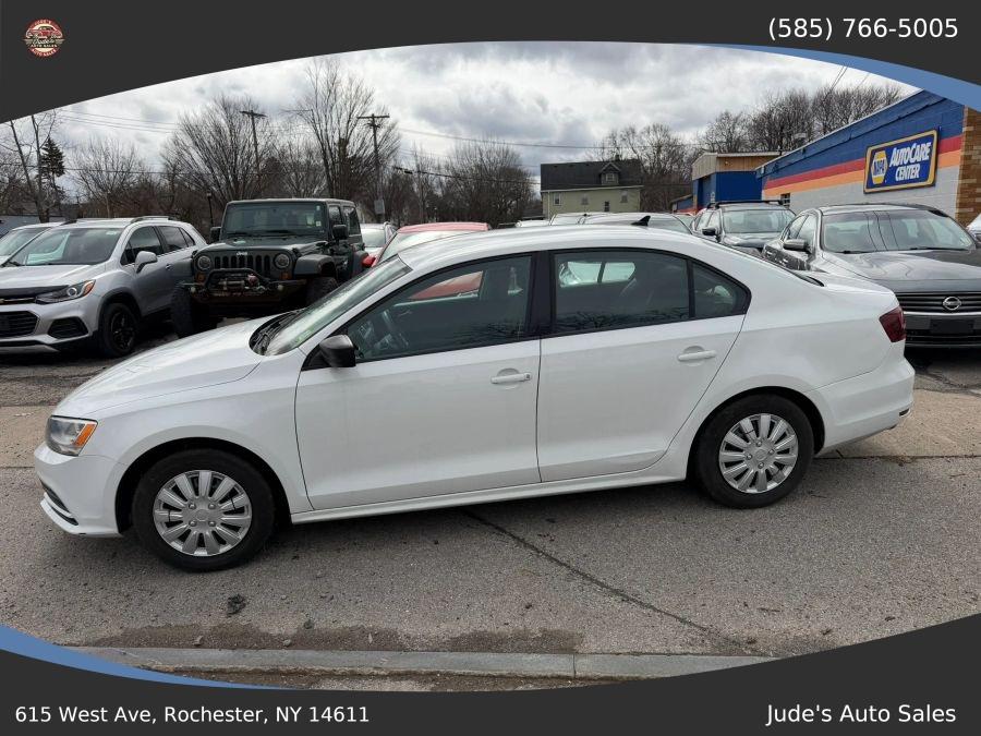 Volkswagen Jetta photo 2