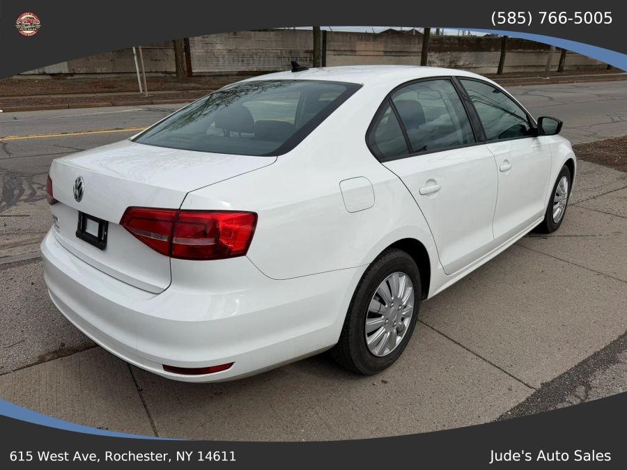 Volkswagen Jetta photo 4