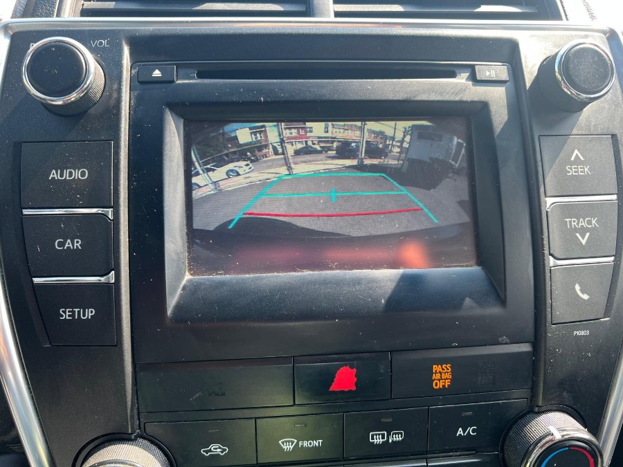 2015 Toyota Camry SE - Photo 9