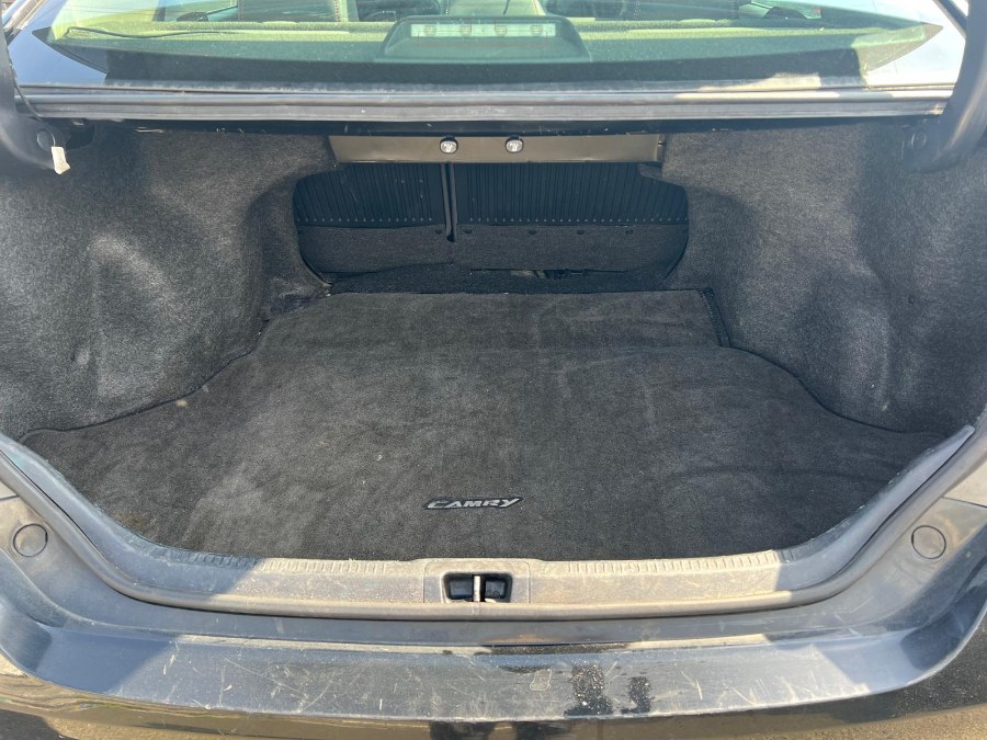 2015 Toyota Camry SE - Photo 10