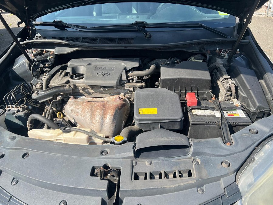2015 Toyota Camry SE - Photo 11