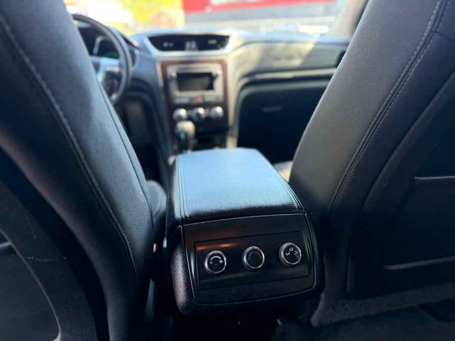 2016 Chevrolet Traverse 1LT - Photo 17