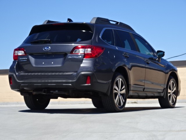 2018 Subaru Outback Limited - Photo 13