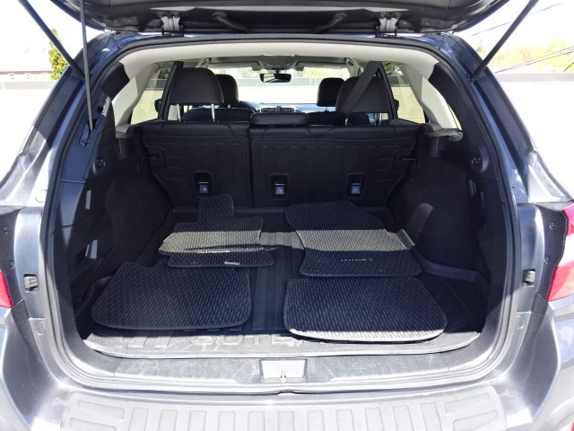 2018 Subaru Outback Limited - Photo 19