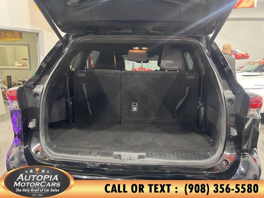 2024 Toyota Highlander XSE - Photo 17