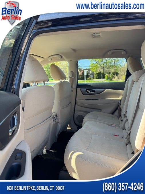 2016 Nissan Rogue SV - Photo 9