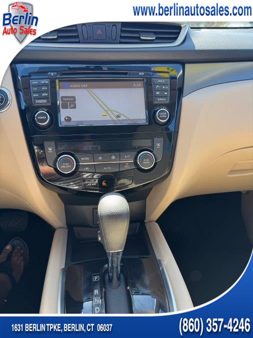 2016 Nissan Rogue SV - Photo 8