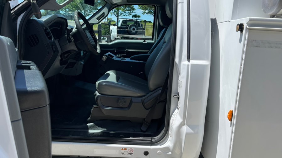 2016 Ford F-450 Super Duty Chassis Cab XL - Photo 16