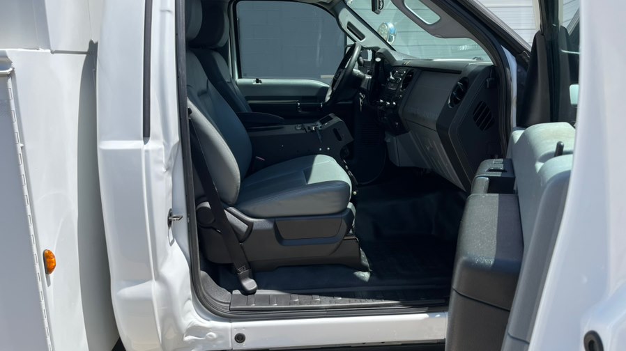 2016 Ford F-450 Super Duty Chassis Cab XL - Photo 13