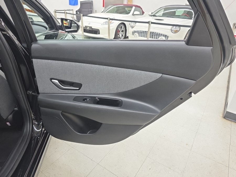 2023 Hyundai Elantra Limited - Photo 15