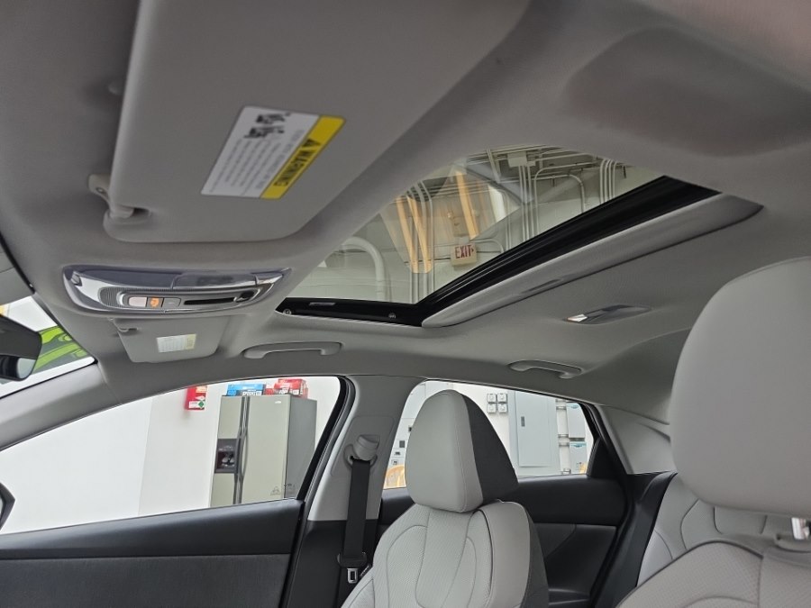 2023 Hyundai Elantra Limited - Photo 7