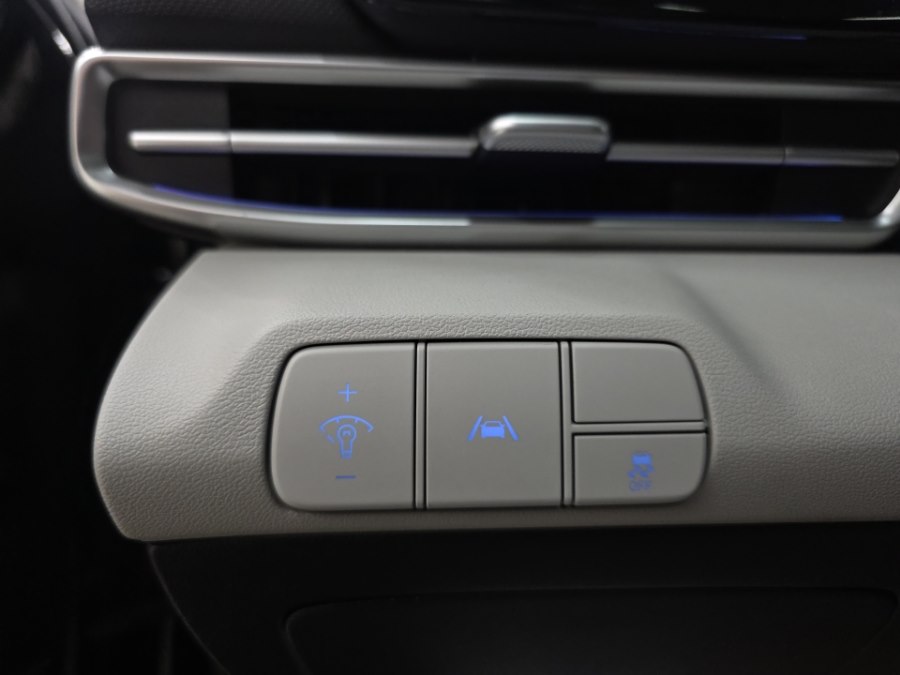2023 Hyundai Elantra Limited - Photo 29
